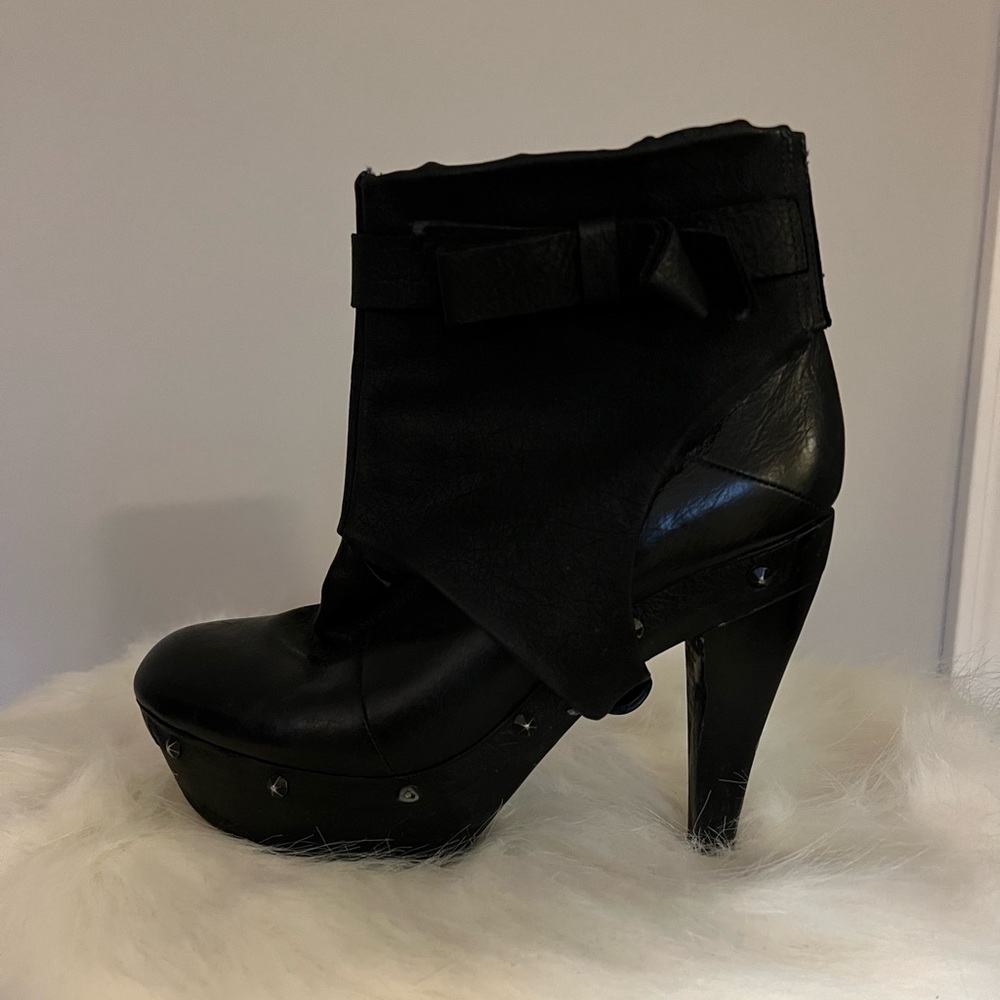 Tracy Reese (for runway) bow booties